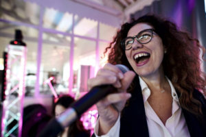 la chanteuse du groupe orange trio music, aniamtion de mariages à Montpellier