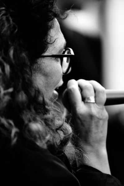 Chanteuse du groupe Orange Trio music, vin d'honneur à Avignon Vaucluse