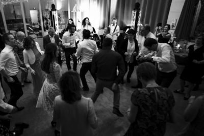 Le groupe Orange Trio music en formation Quartet lors d'une soirée dansante dans un lieu proche d'Avignon (Chateauneuf de Gadagne)