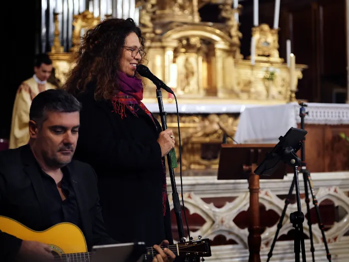 Le Duo chanteuse et guitariste anime une cérémonie à Aix en Provence dans les Bouches du Rhone