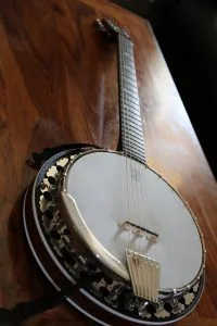 Le banjo du groupe Jazz Cocktail, animation musicale mariage dans le Luberon Provence